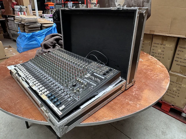 Mengpaneel met flightcase mackie, cfx20 mixer - afbeelding 6 van  7