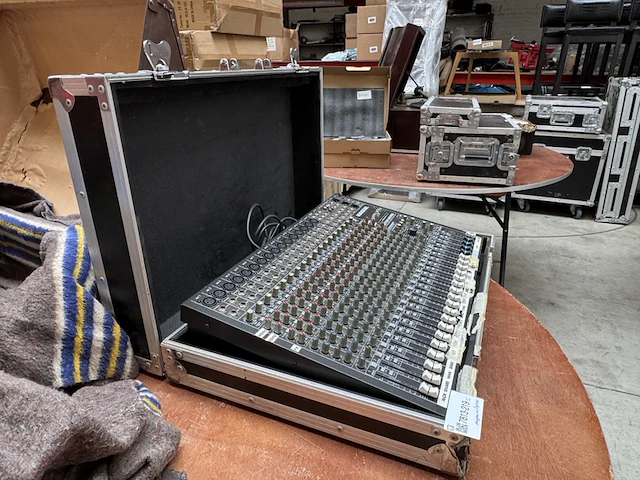 Mengpaneel met flightcase mackie, cfx20 mixer - afbeelding 7 van  7