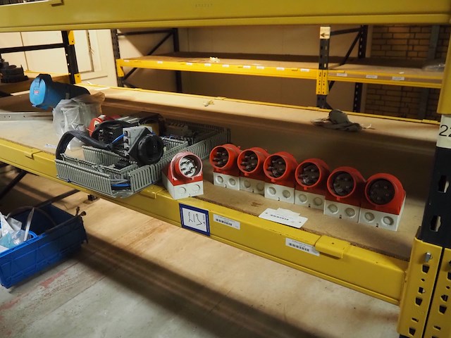 Mennekes - afbeelding 1 van  6