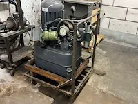 Menzel hydropack rollen aanvoerunit
