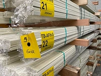 Meranti glaslatten gegrond 15x17mm, lengte 245-335cm (440x) - afbeelding 2 van  4