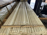 Meranti glaslatten gegrond 16x35mm, lengte 490cm (252x) - afbeelding 1 van  4