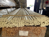 Meranti glaslatten gegrond 16x35mm, lengte 490cm (252x) - afbeelding 3 van  4