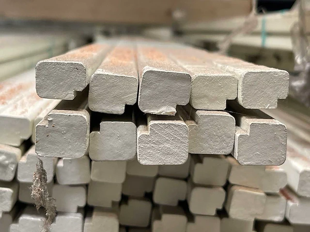Meranti glaslatten gegrond 17x15mm, lengte 245-490cm (691x) - afbeelding 4 van  4