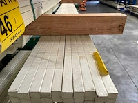 Meranti glaslatten gegrond 17x19mm, lengte 245-430cm (158x) - afbeelding 1 van  4