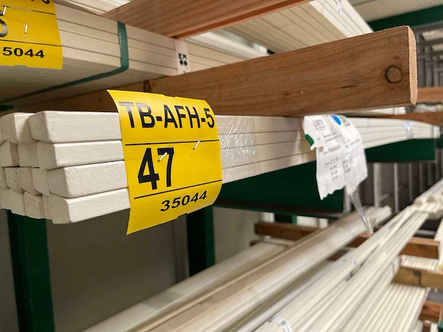Meranti glaslatten gegrond 17x19mm, lengte 245-430cm (158x) - afbeelding 2 van  4