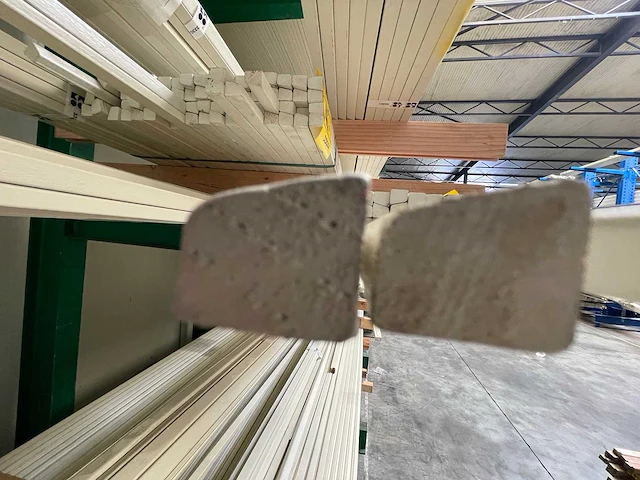 Meranti glaslatten gegrond 17x19mm, lengte 245-430cm (158x) - afbeelding 4 van  4