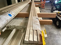 Meranti glaslatten gegrond 17x19mm, lengte 275cm (19x) - afbeelding 1 van  3