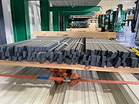 Meranti glaslatten gegrond 17x28mm, lengte 335cm (158x) - afbeelding 3 van  4