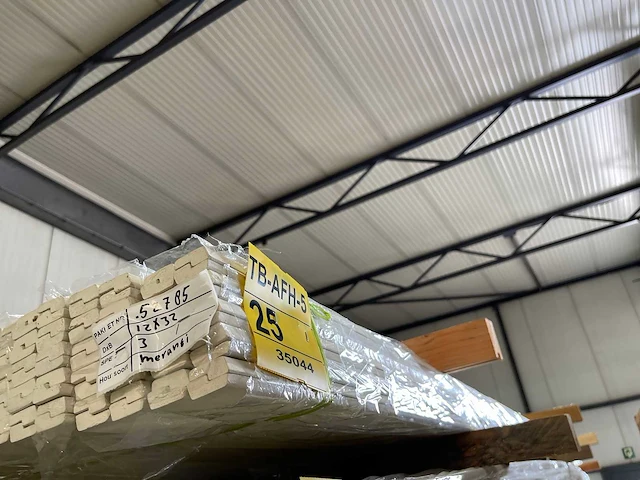 Meranti glaslatten (opdeklatten) gegrond 12x32mm, lengte 490cm (200x) - afbeelding 2 van  4