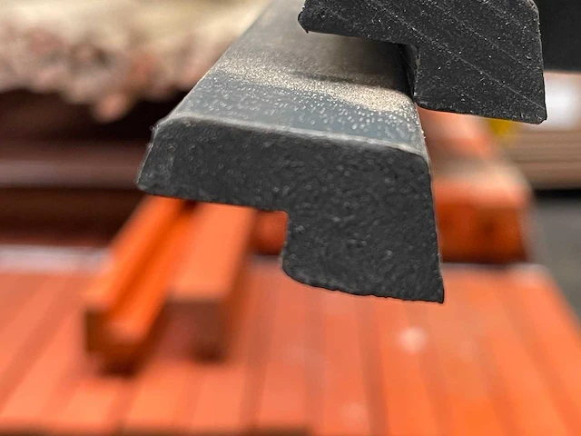 Meranti glaslatten (opdeklatten) gegrond 15x32mm, lengte 245-490cm (9x) - afbeelding 4 van  4