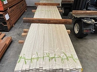 Meranti glaslatten (opdeklatten) gegrond 9x32mm, lengte 490cm (400x) - afbeelding 1 van  4