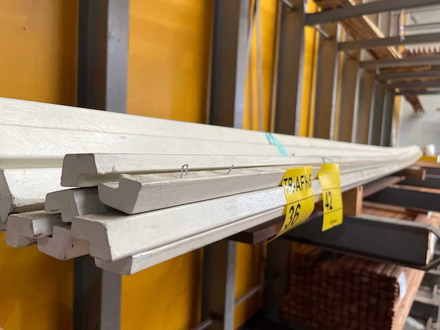 Meranti glaslatten (sponninglatten) 20x35mm, lengte 590cm (43x) - afbeelding 2 van  4