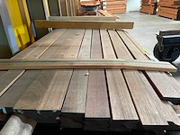 Meranti weldorpels geschaafd 33x65mm, lengte 335cm (21x) - afbeelding 1 van  4