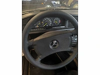 Mercedes - 190e - oldtimer - afbeelding 3 van  25