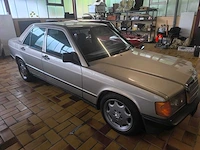 Mercedes - 190e - oldtimer - afbeelding 6 van  25