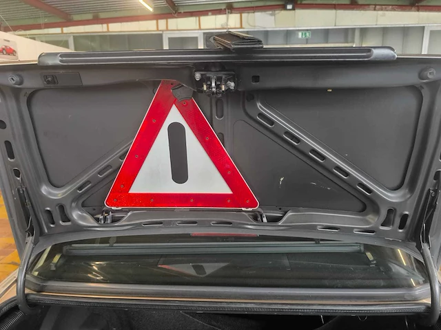 Mercedes - 190e - oldtimer - afbeelding 10 van  25