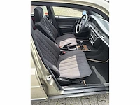 Mercedes - 190e - oldtimer - afbeelding 17 van  25