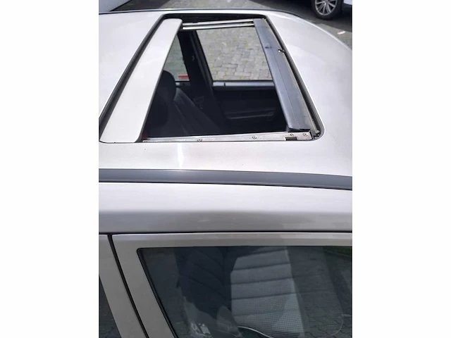 Mercedes - 190e - oldtimer - afbeelding 18 van  25