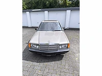 Mercedes - 190e - oldtimer - afbeelding 19 van  25