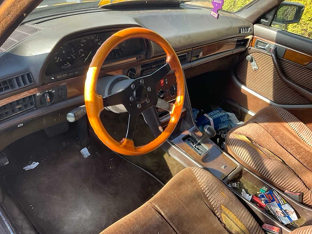 Mercedes - 1983 - 280s - 38-jrs-9 - afbeelding 24 van  42