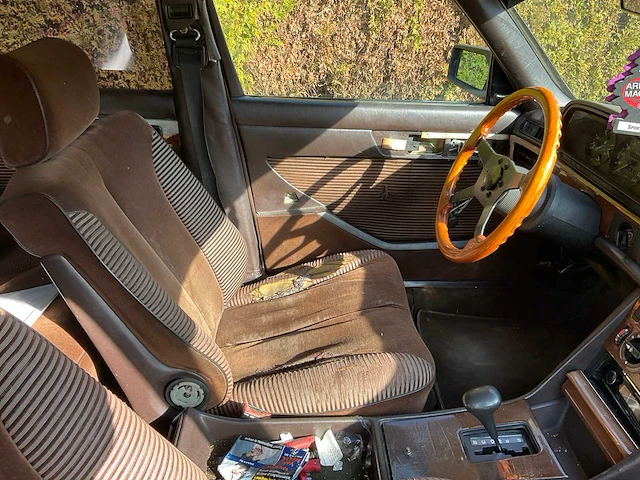 Mercedes - 1983 - 280s - 38-jrs-9 - afbeelding 8 van  40