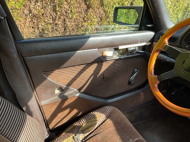 Mercedes - 1983 - 280s - 38-jrs-9 - afbeelding 9 van  40