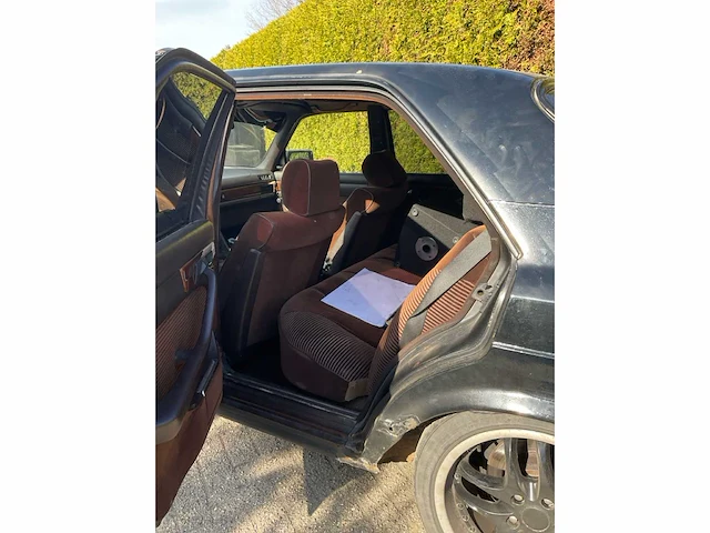 Mercedes - 1983 - 280s - 38-jrs-9 - afbeelding 26 van  40