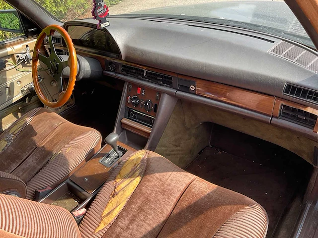 Mercedes - 1983 - 280s - 38-jrs-9 - afbeelding 15 van  38