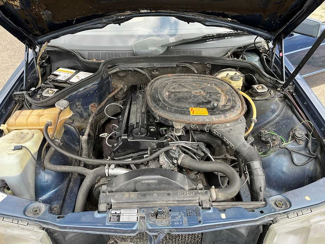 Mercedes - 1985 - 190 - 2.0 - personenauto - afbeelding 5 van  13
