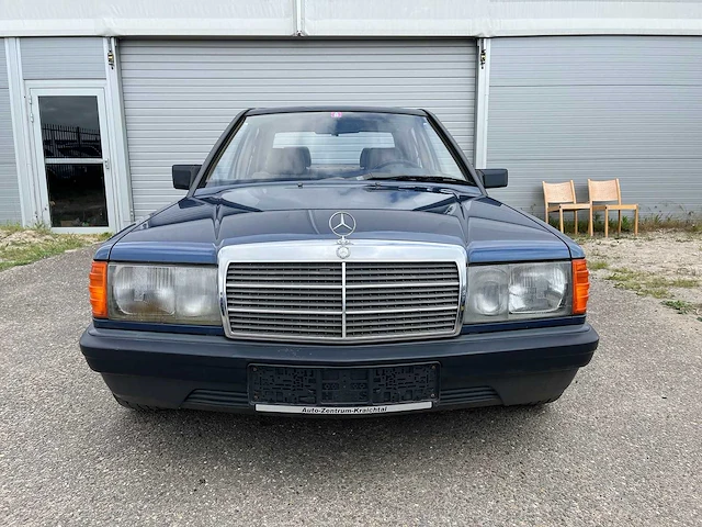Mercedes - 1985 - 190 - 2.0 - personenauto - afbeelding 6 van  13