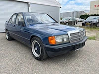 Mercedes - 1985 - 190 - 2.0 - personenauto - afbeelding 7 van  13