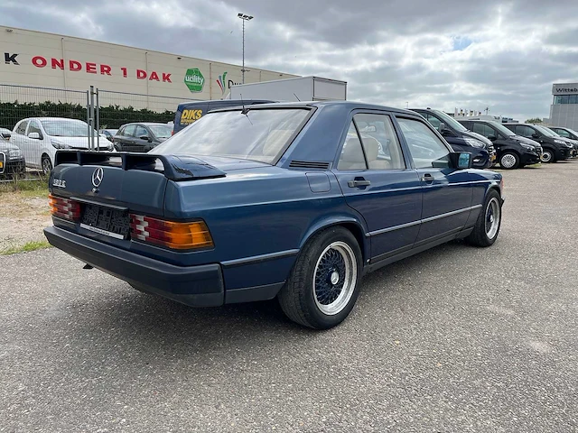 Mercedes - 1985 - 190 - 2.0 - personenauto - afbeelding 9 van  13