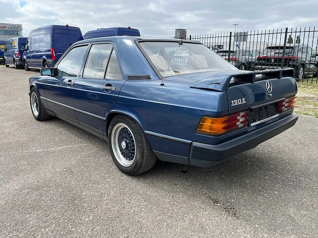 Mercedes - 1985 - 190 - 2.0 - personenauto - afbeelding 11 van  13