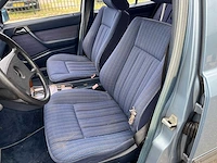 Mercedes - 1986 - 200-serie - 230te - personenauto - afbeelding 2 van  15