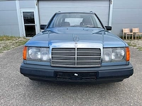 Mercedes - 1986 - 200-serie - 230te - personenauto - afbeelding 8 van  15