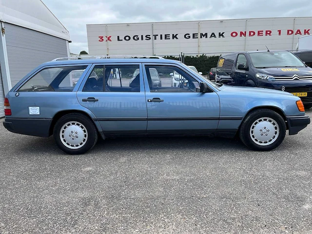 Mercedes - 1986 - 200-serie - 230te - personenauto - afbeelding 10 van  15