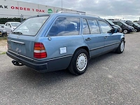 Mercedes - 1986 - 200-serie - 230te - personenauto - afbeelding 11 van  15