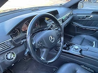 Mercedes - 2011 - e350 - personenauto - afbeelding 2 van  15