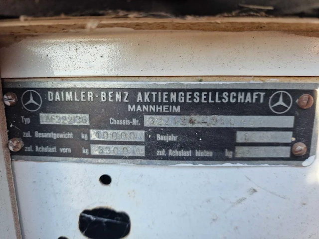 Mercedes - 322 4x4 vrachtwagen - brandweerwagen - afbeelding 10 van  16