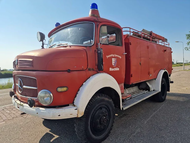 Mercedes - 322 4x4 vrachtwagen - brandweerwagen - afbeelding 1 van  16