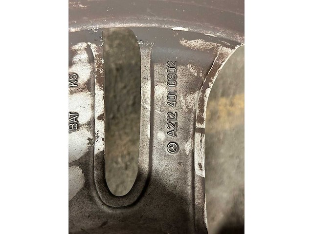 Mercedes - e klasse - 245/45r17 - wielenset - afbeelding 2 van  3