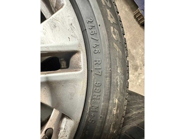 Mercedes - e klasse - 245/45r17 - wielenset - afbeelding 3 van  3