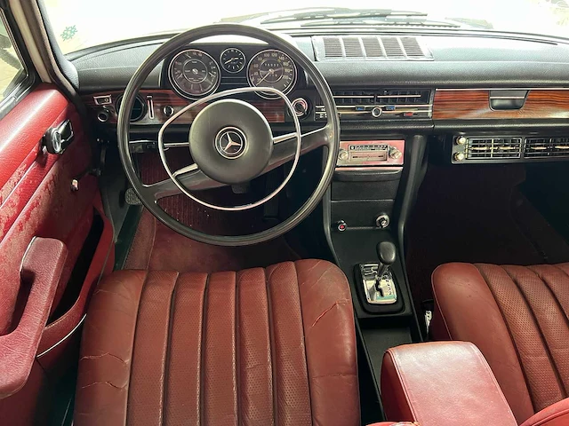 Mercedes - w114 - 250 e - oldtimer - 1968 - afbeelding 5 van  37