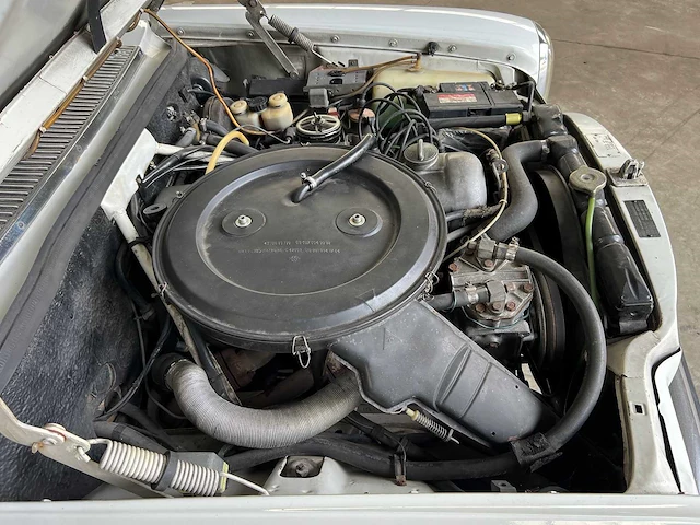 Mercedes - w114 - 250 e - oldtimer - 1968 - afbeelding 17 van  37