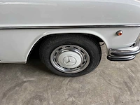 Mercedes - w114 - 250 e - oldtimer - 1968 - afbeelding 24 van  37