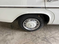 Mercedes - w114 - 250 e - oldtimer - 1968 - afbeelding 25 van  37