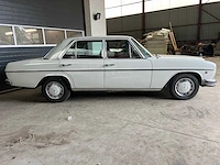Mercedes - w114 - 250 e - oldtimer - 1968 - afbeelding 36 van  37