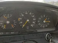 Mercedes - w123 250s - ex. ambulance-ziekenauto - 1980 - afbeelding 2 van  10