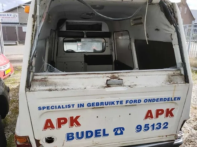 Mercedes - w123 250s - ex. ambulance-ziekenauto - 1980 - afbeelding 6 van  10